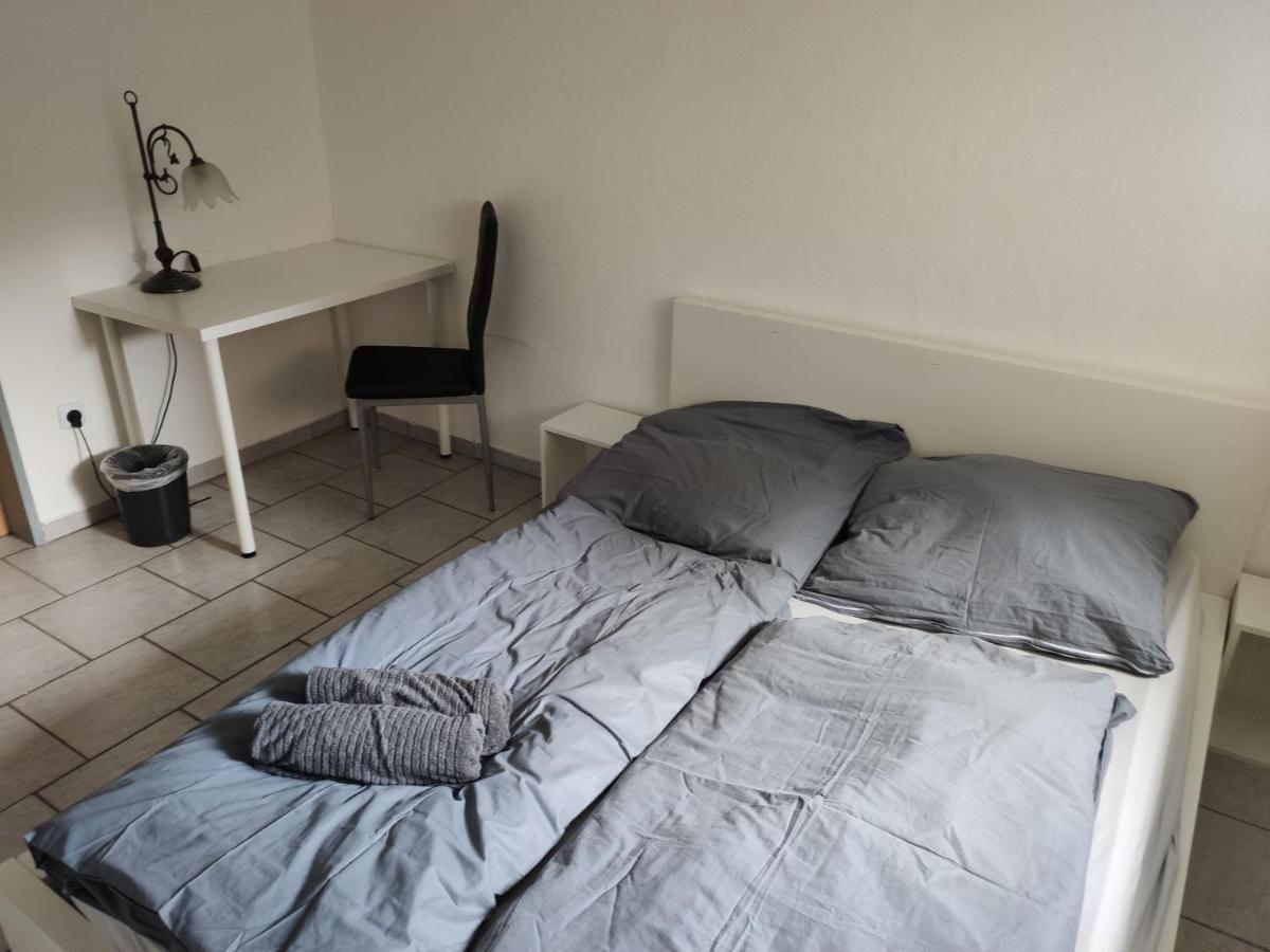 Ferienwohnung Schönes einfaches zentrales Zimmer in Oldenburg Exterior foto