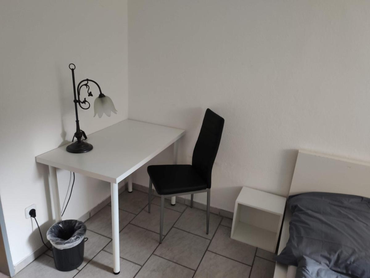 Schönes einfaches zentrales Zimmer in Oldenburg Exterior foto