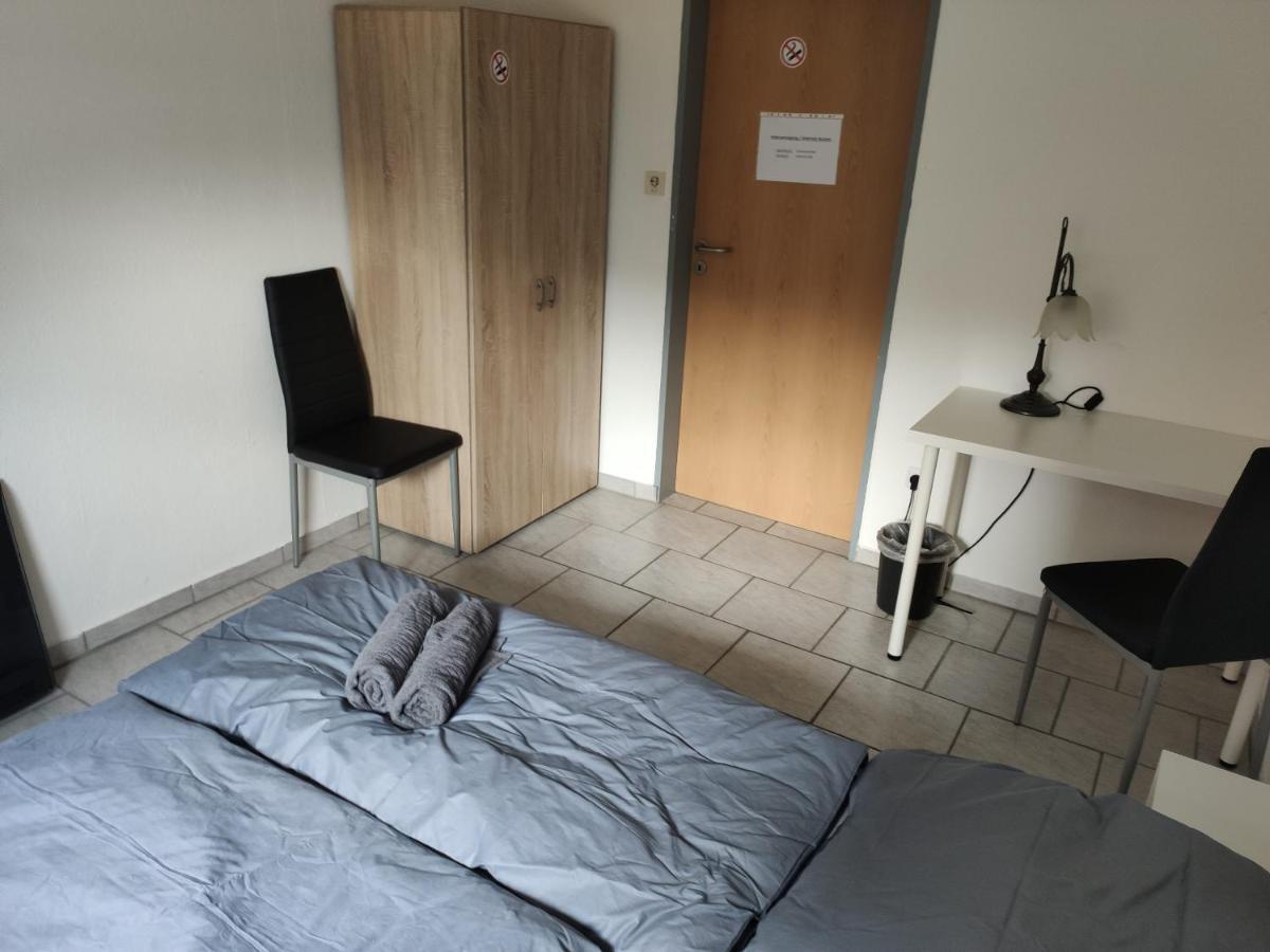 Ferienwohnung Schönes einfaches zentrales Zimmer in Oldenburg Exterior foto